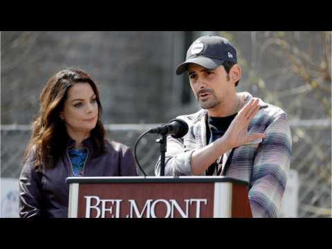 VIDEO : Brad Paisley And Kimberly Williams-Paisley Break Ground On Free Grocery Store