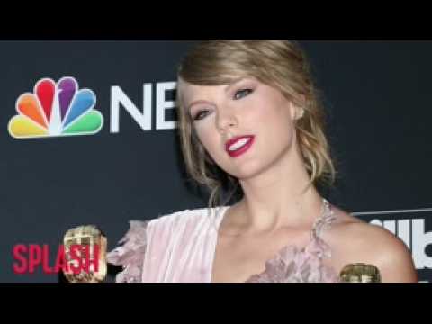 VIDEO : Taylor Swift Donates To LGBTQ Rights Group