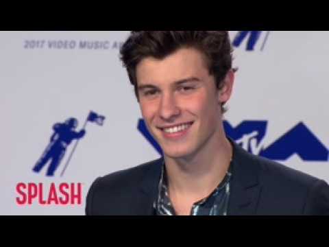 VIDEO : Shawn Mendes Has British Roast Dinner Every Sunday
