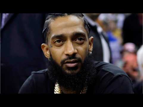 VIDEO : Fans Of Nipsey Hussle Stream Into Los Angeles Memorial