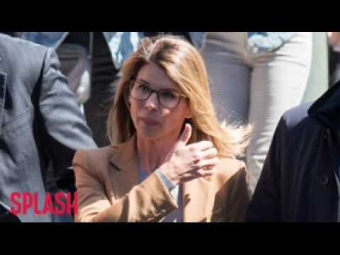 VIDEO : Lori Loughlin Pleads Not Guilty In The College Admission Scandal