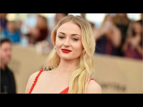 VIDEO : Sophie Turner Opens Up About Depression