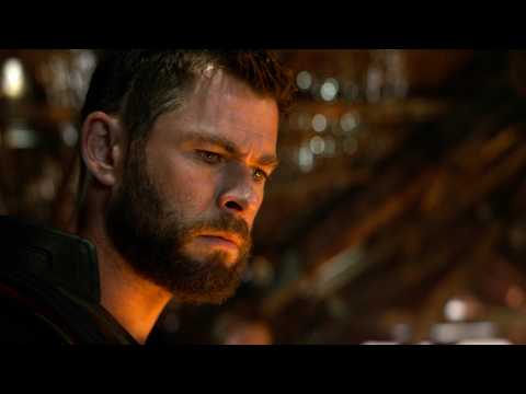 VIDEO : Jeremy Renner Gets Revenge On Chris Hemsworth