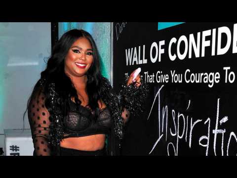 VIDEO : Lizzo Releases New Music Video Featuring ?RuPaul?s Drag Race? Queens