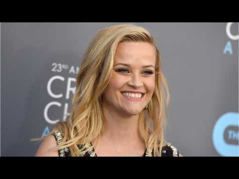 VIDEO : Reese Witherspoon On Earning Her Gray Hair