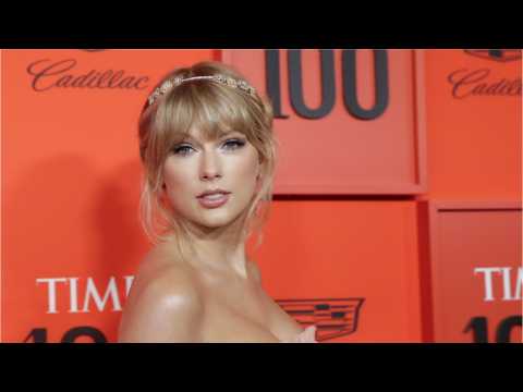 VIDEO : Taylor Swift Releases Bubbly New Single And Video