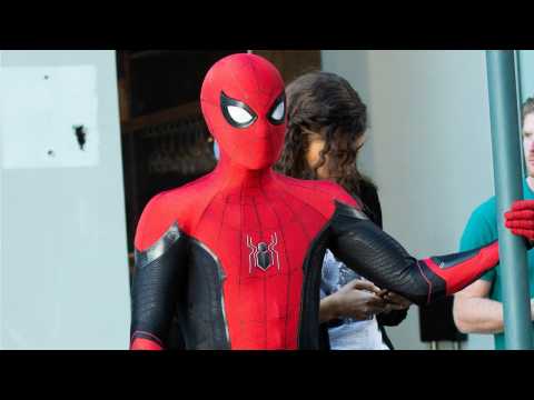 VIDEO : Spider-Man & Mysterio Join Forces In 'Far From Home'