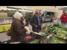 Le coronavirus dans tous les esprits sur le marché de Castillon-la-Bataille