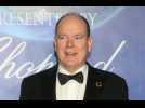 Le Prince Albert: infecté, il encourage les gens à 'suivre les instructions'