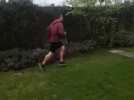 Pendant le confinement, il court un semi-marathon dans son jardin en Mayenne