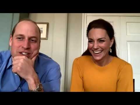 VIDEO : Kate Middleton y el Prncipe William dan sorpresa a estudiantes y maestros