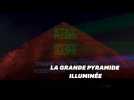 La Grande pyramide de Guizeh s'illumine face au coronavirus