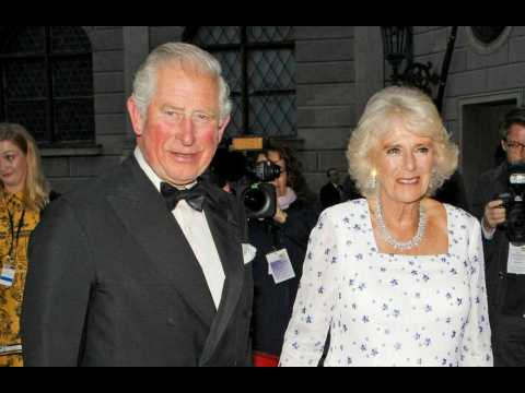 VIDEO : Coronavirus: Prince Charles est sorti de quarantaine
