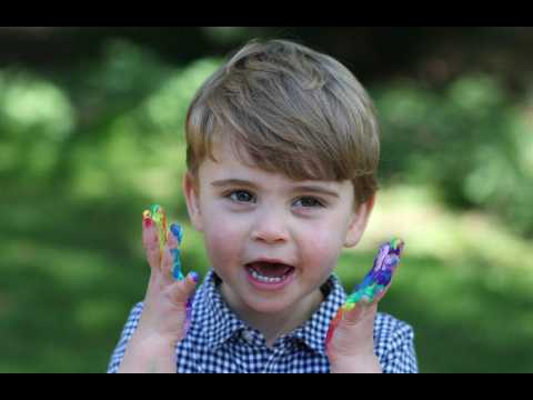 VIDEO : De nouvelles photos du Prince Louis publies pour son 2me anniversaire