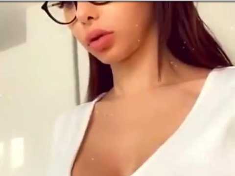 VIDEO : Nabilla fait mourir de rire ses abonns sur Snapchat : Elle ignore comment teindre une plaq