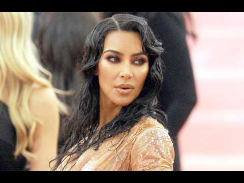 VIDEO : Kim Kardashian West qualifie Jordyn Woods d' 'idiote'