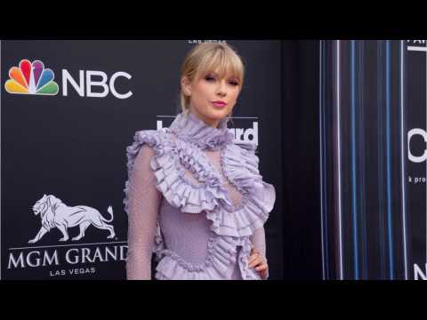 VIDEO : Taylor Swift And Justin Bieber Fight After Her Music Catalog Snafu