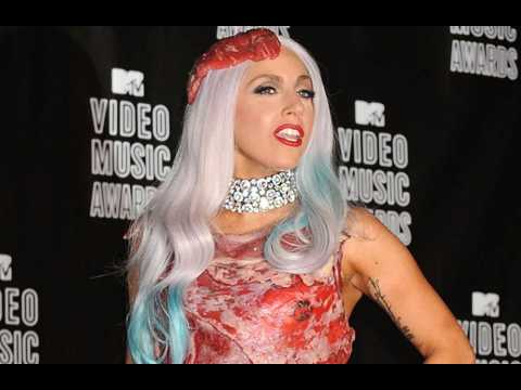 VIDEO : Lady Gaga: critique pour ses choix vestimentaires oss