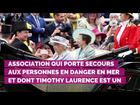 VIDEO : La princesse Anne en deuil : la mre de son mari Timothy Laure...