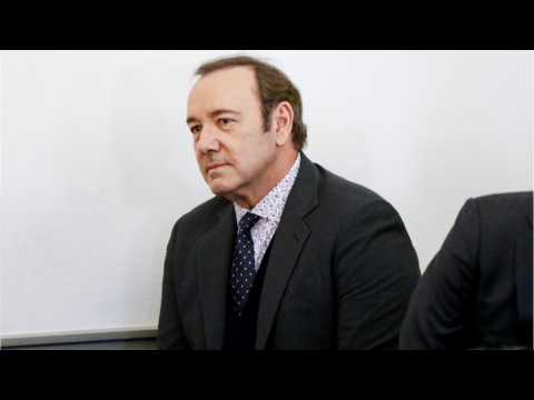 VIDEO : Kevin Spacey Walks After Groping Case Falls Apart