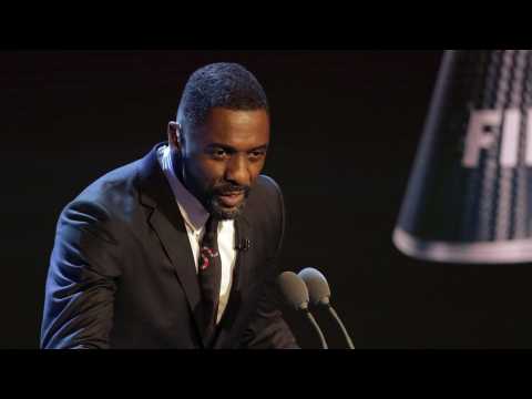 VIDEO : Idris Elba Hesitates To Be The First Black James Bond