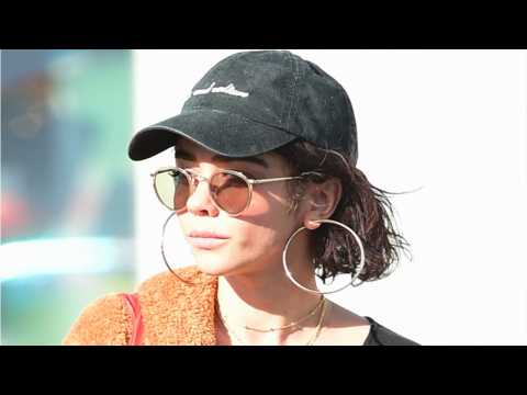 VIDEO : Sarah Hyland Opens Up About Health Scare