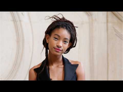 VIDEO : Willow Smith Says She Loves Men And Women Equally