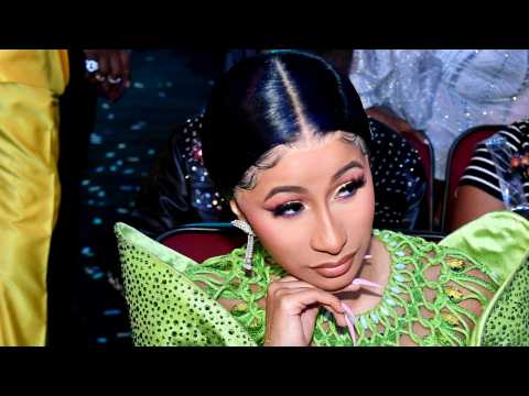 VIDEO : Twitter Calls Out Cardi B's 