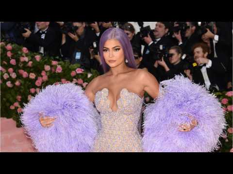 VIDEO : Alex Rodriguez Said Kylie Jenner Talked About Her Wealth At Met Gala, She Says It Never Happ