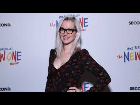 VIDEO : Ingrid Michaelson's New Album Is Tribute To 'Stranger Things'