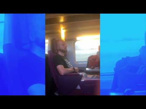 VIDEO : Elle filme un homme en train de se masturber devant elle dans le train et porte plainte