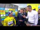 Tour de France 2019 : quand Emmanuel Macron vient féliciter en direct Julian Alaphilippe, le maillot jaune