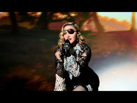 VIDEO : Madonna confie boire de l?urine pour rester en forme
