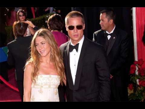 VIDEO : Brad Pitt et Jennifer Aniston 'ne sont pas ensemble'