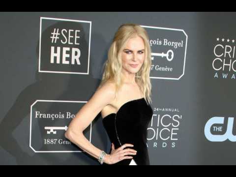 VIDEO : Nicole Kidman ''s'attache'' rapidement en amour