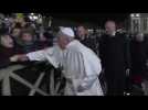 VIDEO - Place Saint-Pierre, le pape perd patience avec une fidèle
