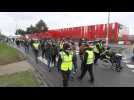 Une centaine de manifestants sur le parking du supermarché Géant Glisy