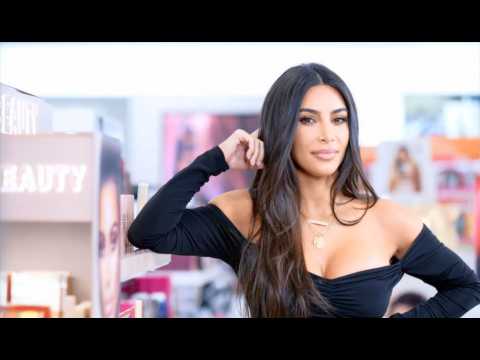 VIDEO : Kim Kardashian se confie sur son poids et ses complexes