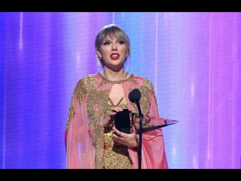 VIDEO : Taylor Swift: les femmes ne servent pas qu' 'faire des enfants'