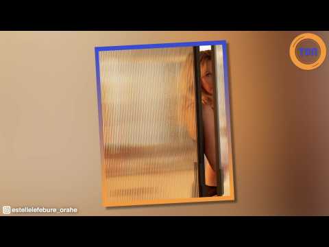 VIDEO : Estelle Lefbure s'affiche en lingerie fine derrire une porte vitre
