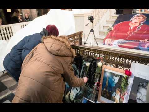 VIDEO : Messe en hommage  Johnny Hallyday en l'glise La Madeleine  Paris, deux ans aprs sa mort.