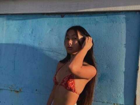 VIDEO : Photos : Jade Hallyday sexy en maillot de bain