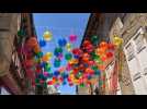 Un ciel de ballons danse dans