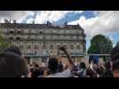 Une banderole identitaire déployée à Paris pendant la manifestation contre le racisme