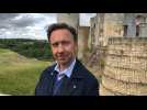 Stéphane Bern en tournage au château de Falaise pour son émission « Secrets d'histoire »