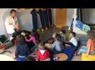 Benoît Choquart, conteur professionnel, captive les enfants du centre de loisirs