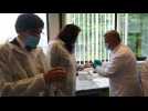 Liège : Elio Di Rupo et Christie Morreale en visite chez Zentech pour les tests de dépistages de la COVID19