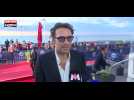 Festival de Cabourg : Nicolas Bedos primé oublie les gestes barrières (vidéo)