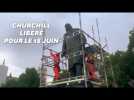 Pour la visite de Macron, la statue de Churchill a été libérée de sa caisse métallique