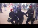 Kiev : manifestation devant le parti pro-russe, des heurts éclatent
